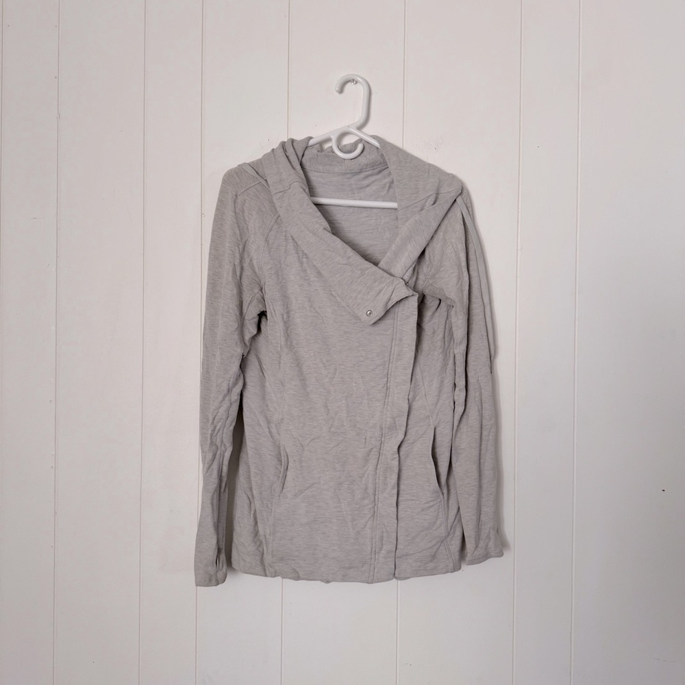 Lululemon Coast Easy Wrap Jacket 6 Heathered Core Ultra Light Grey